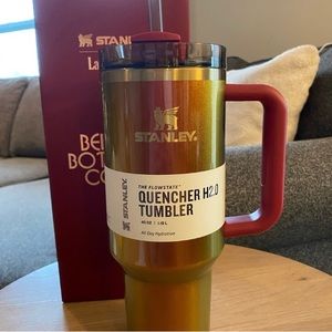 Stanley x Lainey Wilson 40oz “Country Gold” Quencher Tumbler NEW